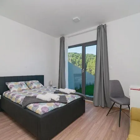 Andelina Villa *